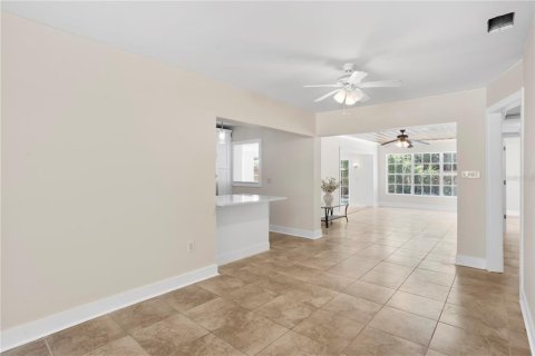 Casa en venta en Tampa, Florida, 3 dormitorios, 153.75 m2 № 1735343 - foto 12
