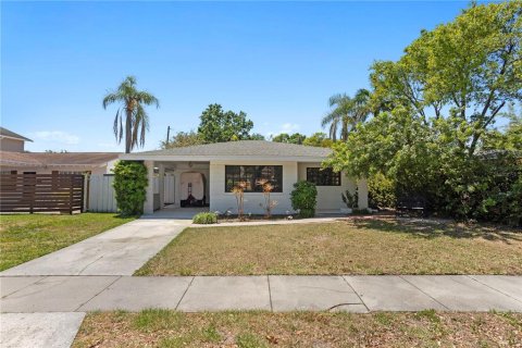 Casa en venta en Tampa, Florida, 3 dormitorios, 153.75 m2 № 1735343 - foto 4