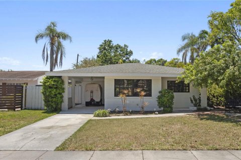 Casa en venta en Tampa, Florida, 3 dormitorios, 153.75 m2 № 1735343 - foto 3