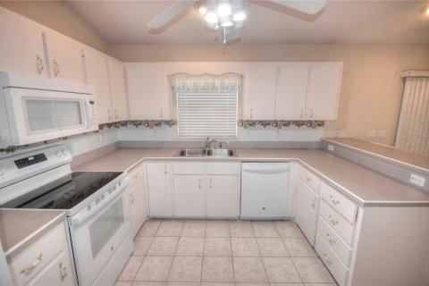 House in Edgewater, Florida 3 bedrooms, 140.65 sq.m. № 1804732 - photo 7
