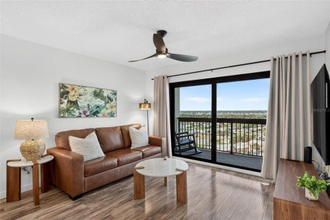 Condo in Ormond Beach, Florida, 1 bedroom № 2217170 - photo 3