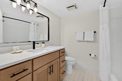 Condo in Ormond Beach, Florida, 1 bedroom № 2217170 - photo 26
