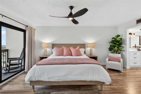 Condo in Ormond Beach, Florida, 1 bedroom № 2217170 - photo 16