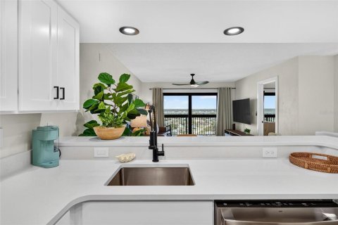 Condo in Ormond Beach, Florida, 1 bedroom № 2217170 - photo 8