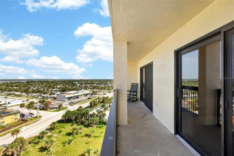 Condo in Ormond Beach, Florida, 1 bedroom № 2217170 - photo 30