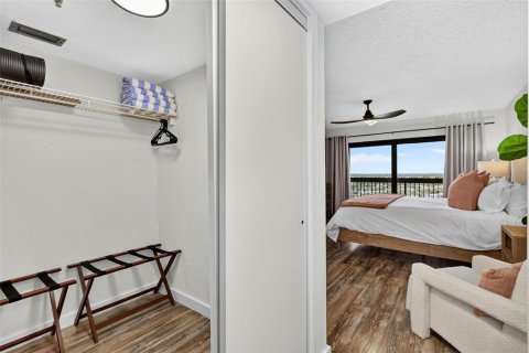 Condo in Ormond Beach, Florida, 1 bedroom № 2217170 - photo 23