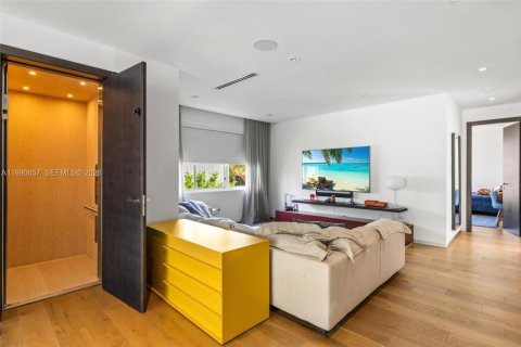 Villa ou maison à vendre à Golden Beach, Floride: 7 chambres, 530.75 m2 № 2057496 - photo 23