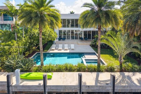 Villa ou maison à vendre à Golden Beach, Floride: 7 chambres, 530.75 m2 № 2057496 - photo 3