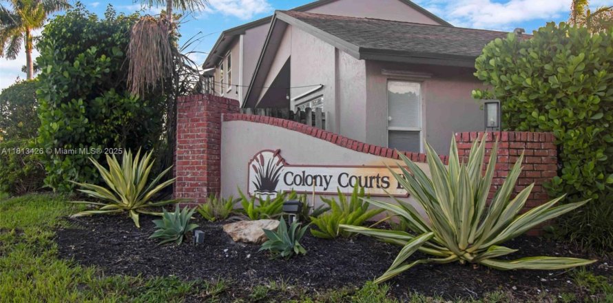 Townhouse in Sunrise, Florida 2 bedrooms, 128.95 sq.m. № 1875691