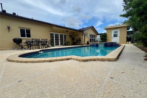House in Miami, Florida 3 bedrooms, 152.08 sq.m. № 1780119 - photo 27