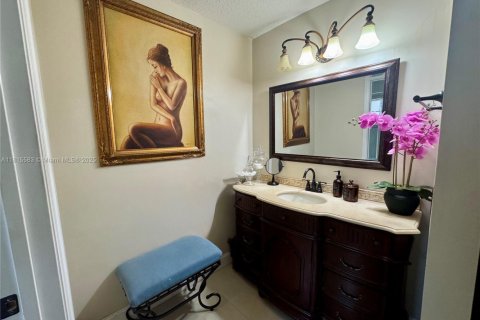 House in Miami, Florida 3 bedrooms, 152.08 sq.m. № 1780119 - photo 19