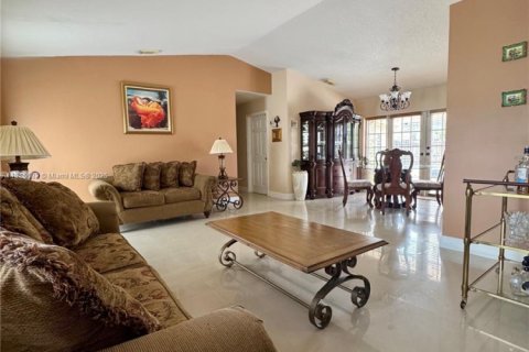 House in Miami, Florida 3 bedrooms, 152.08 sq.m. № 1780119 - photo 7