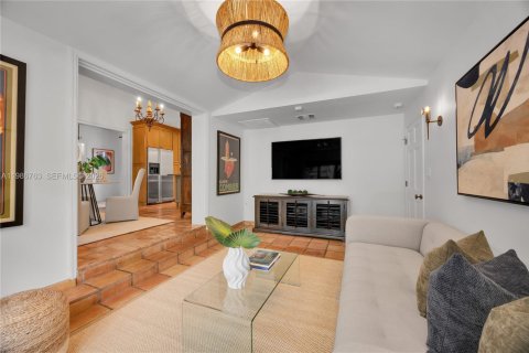 Casa en venta en Miami, Florida, 4 dormitorios, 252.04 m2 № 2044933 - foto 14