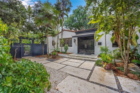 Casa en venta en Miami, Florida, 4 dormitorios, 252.04 m2 № 2044933 - foto 25