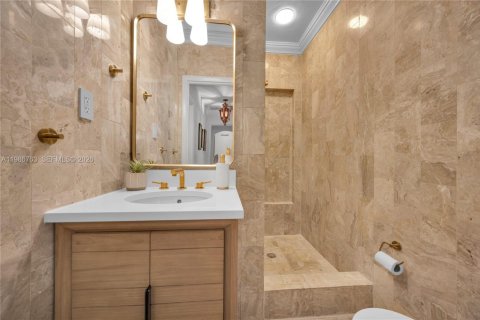 Casa en venta en Miami, Florida, 4 dormitorios, 252.04 m2 № 2044933 - foto 22