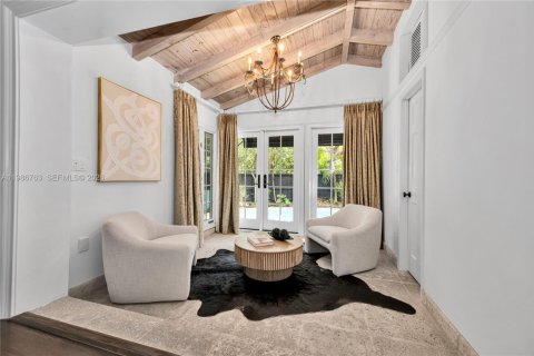 Casa en venta en Miami, Florida, 4 dormitorios, 252.04 m2 № 2044933 - foto 18