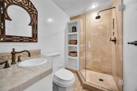 Casa en venta en Miami, Florida, 4 dormitorios, 252.04 m2 № 2044933 - foto 24