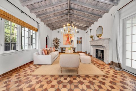 Casa en venta en Miami, Florida, 4 dormitorios, 252.04 m2 № 2044933 - foto 4