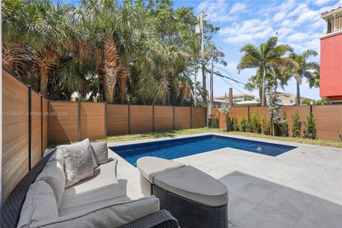 Casa en venta en Fort Lauderdale, Florida, 4 dormitorios № 1699097 - foto 25