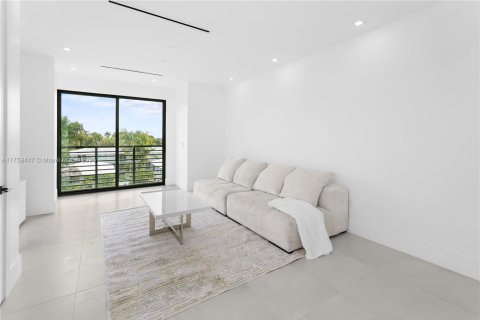 Casa en venta en Fort Lauderdale, Florida, 4 dormitorios № 1699097 - foto 21