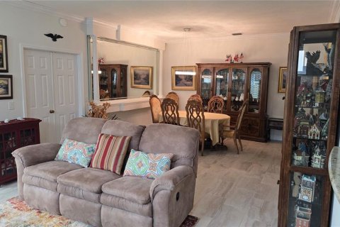 House in Winter Springs, Florida 3 bedrooms, 164.07 sq.m. № 1810190 - photo 5