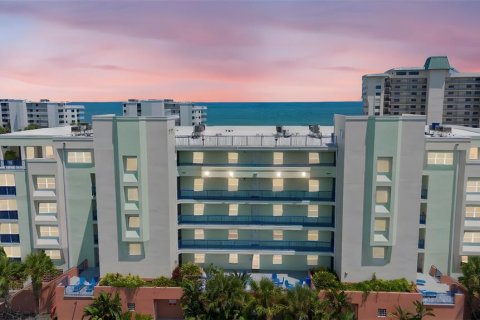 Condominio en venta en New Smyrna Beach, Florida, 3 dormitorios, 157.66 m2 № 1900653 - foto 1
