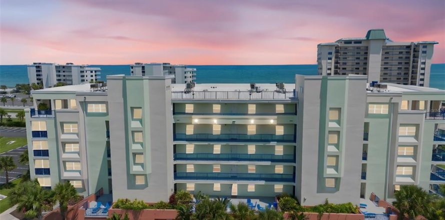 Condominio en New Smyrna Beach, Florida, 3 dormitorios № 1900653