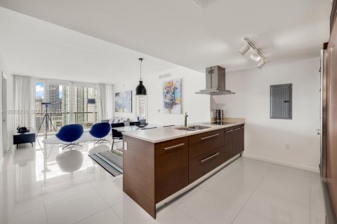 Copropriété à louer à Miami, Floride: 2 chambres, 141.03 m2 № 2170892 - photo 8