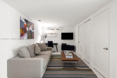 Copropriété à louer à Miami, Floride: 2 chambres, 141.03 m2 № 2170892 - photo 17