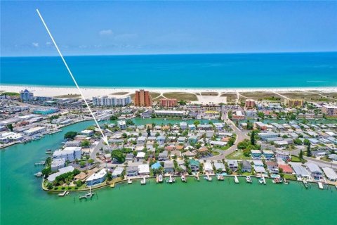 Condo in Treasure Island, Florida, 1 bedroom № 2145543 - photo 3