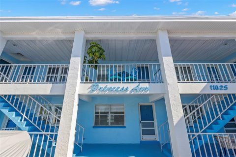 Condo in Treasure Island, Florida, 1 bedroom № 2145543 - photo 7