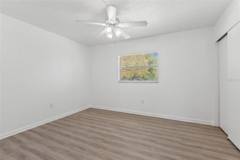 Condo in Treasure Island, Florida, 1 bedroom № 2145543 - photo 23