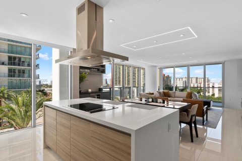 Кондоминиум с 3 спальнями в Санни-Айлс-Бич, Флорида № 2026132