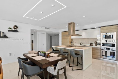 Купить кондоминиум в Санни-Айлс-Бич, Флорида 3 спальни, 175.77м2, № 2026132 - фото 9