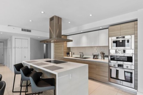 Купить кондоминиум в Санни-Айлс-Бич, Флорида 3 спальни, 175.77м2, № 2026132 - фото 5