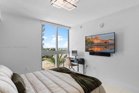 Купить кондоминиум в Санни-Айлс-Бич, Флорида 3 спальни, 175.77м2, № 2026132 - фото 20