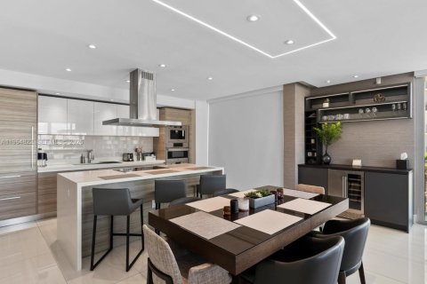 Купить кондоминиум в Санни-Айлс-Бич, Флорида 3 спальни, 175.77м2, № 2026132 - фото 11