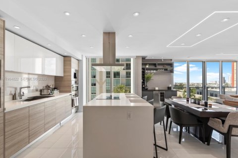 Купить кондоминиум в Санни-Айлс-Бич, Флорида 3 спальни, 175.77м2, № 2026132 - фото 3