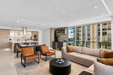 Купить кондоминиум в Санни-Айлс-Бич, Флорида 3 спальни, 175.77м2, № 2026132 - фото 15