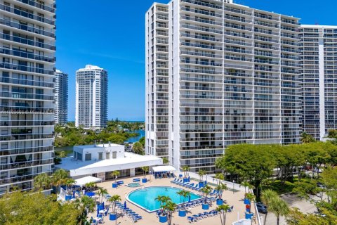 Condo in Aventura, Florida, 2 bedrooms  № 1934572 - photo 4