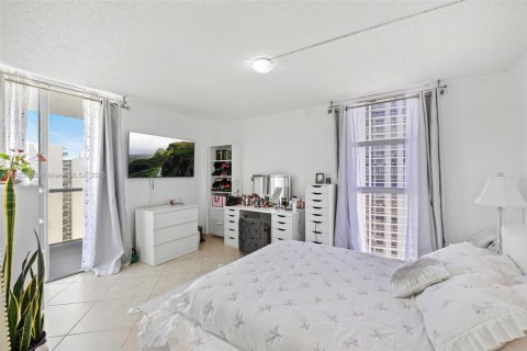 Condo in Aventura, Florida, 2 bedrooms  № 1934572 - photo 22