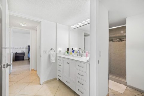 Condo in Aventura, Florida, 2 bedrooms  № 1934572 - photo 23
