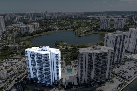 Condo in Aventura, Florida, 2 bedrooms  № 1934572 - photo 2