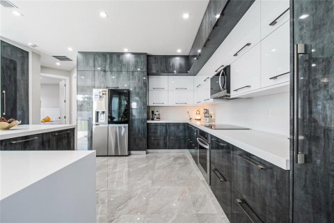 Купить виллу или дом в Лейк-Уэльс, Флорида 3 комнаты, 221.48м2, № 2231766 - фото 18
