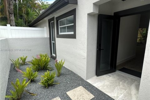 Villa ou maison à vendre à Pembroke Pines, Floride: 5 chambres, 174.47 m2 № 2246815 - photo 3