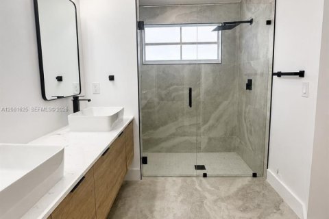 Villa ou maison à vendre à Pembroke Pines, Floride: 5 chambres, 174.47 m2 № 2246815 - photo 10