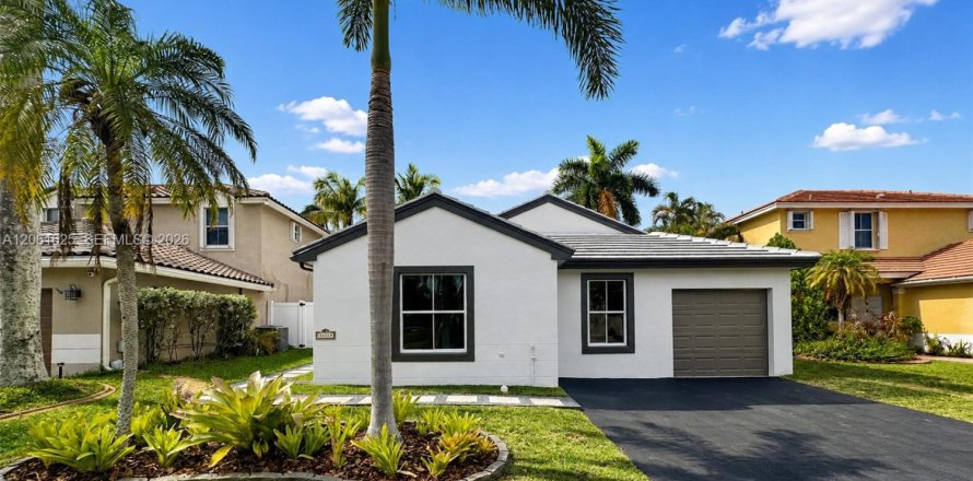 Villa ou maison à Pembroke Pines, Floride 5 chambres, 174.47 m2 № 2246815