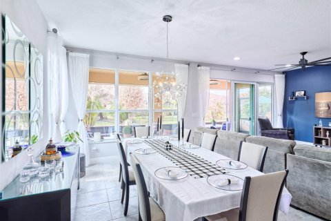 Villa ou maison à vendre à Port St. Lucie, Floride: 2 chambres, 185.06 m2 № 2087538 - photo 9