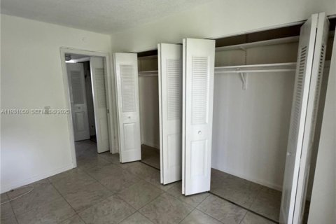 Condominio en venta en West Palm Beach, Florida, 1 dormitorio, 51.84 m2 № 2034422 - foto 4