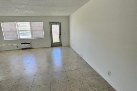 Condominio en venta en West Palm Beach, Florida, 1 dormitorio, 51.84 m2 № 2034422 - foto 18